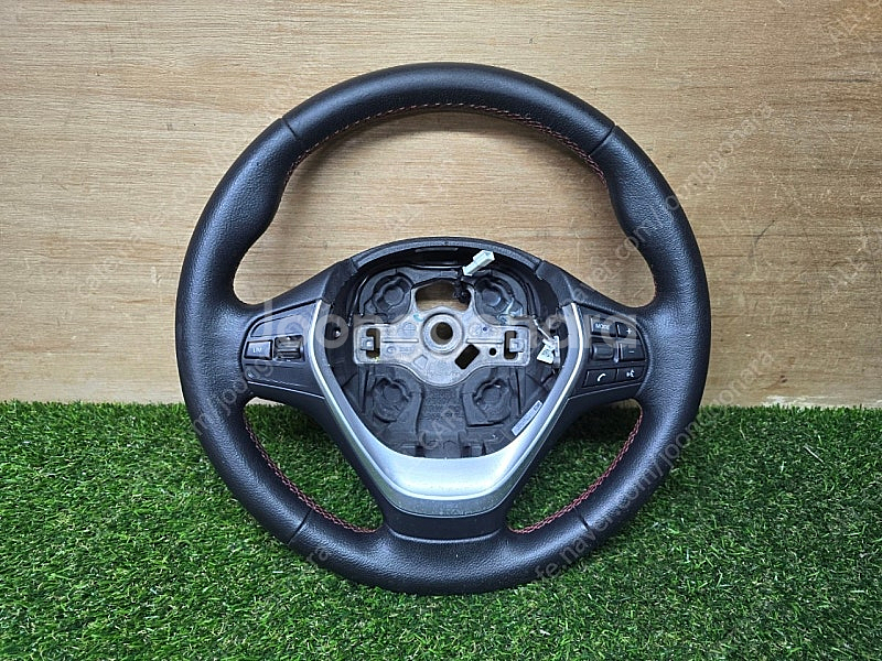 BMW F20 1시리즈 순정핸들 4만원--0