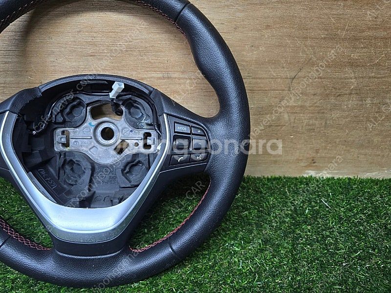 BMW F20 1시리즈 순정핸들 4만원--2