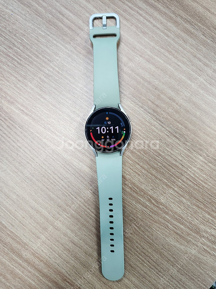 갤럭시 워치4 40mm 실버 +충전기,정품스트랩--1