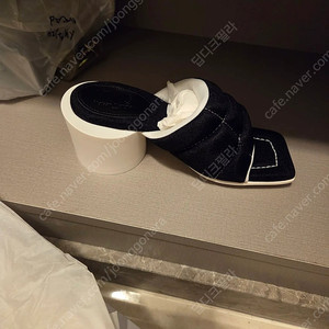 메종마르지엘라 샌들