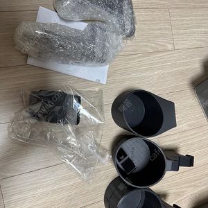 폴스타2 악세사리 판매합니다. (컵홀더, 핸드폰 거치대 등)