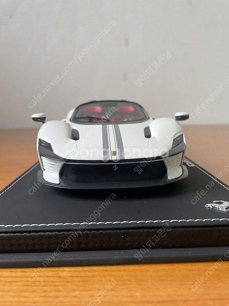 1:18 bbr 페라리 데이토나 sp3 판매합니다~ (bbr,오토아트,미니챔프,얼모스트리얼)--1