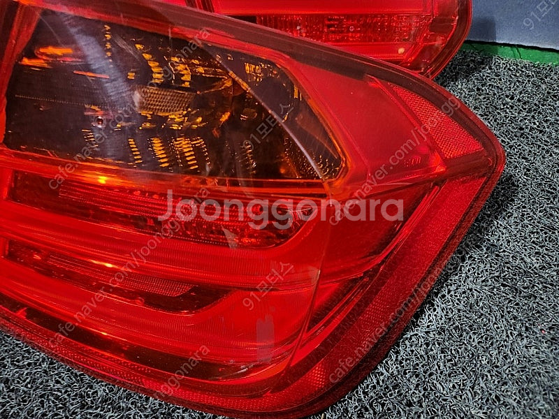 BMW F30 3시리즈 후미등 테일램프 한대분팝니다--5