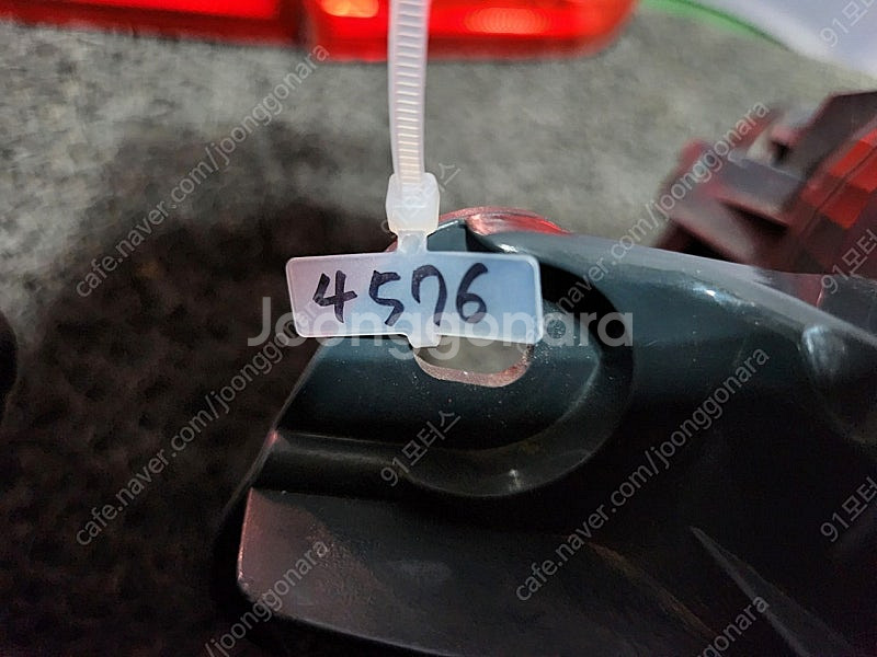 BMW F30 3시리즈 후미등 테일램프 한대분팝니다--8