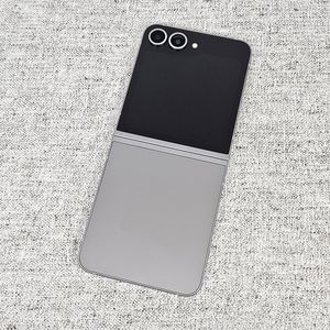 갤럭시 Z플립6 256GB 실버 외관깔끔/무잔상/ S급 51만 판매합니다