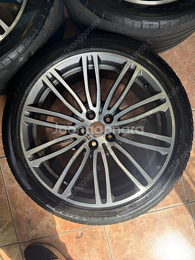 BMW G30 5시리즈 664m 19인치 정품 휠타이어...--1