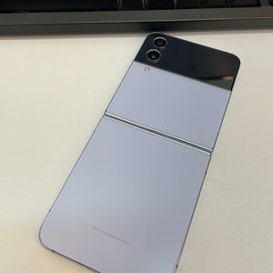 갤럭시Z플립4 블루 256GB 무잔상 상태좋은 중고23만팝니다.