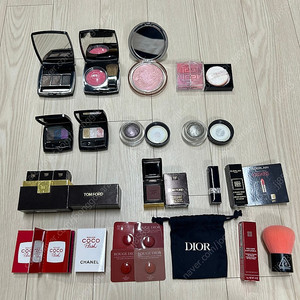 샤넬 / 디올 / 명품 색조 화장품 10종 일괄판매 / (사용 기한 지남) / 손거울 & 파우치 포함 / 추가 구성 10종 / 박스 포장