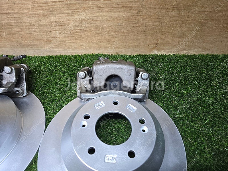 더뉴쏘렌토 후륜 순정브레이크세트 304mm 사양 (2W...--2