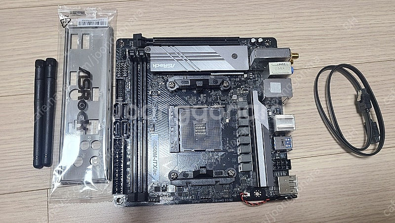 asrock b550m itx/ac(am4 itx 보드...--0
