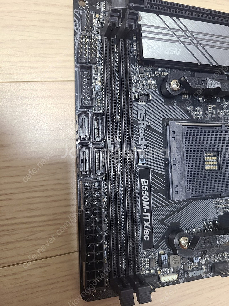 asrock b550m itx/ac(am4 itx 보드...--1