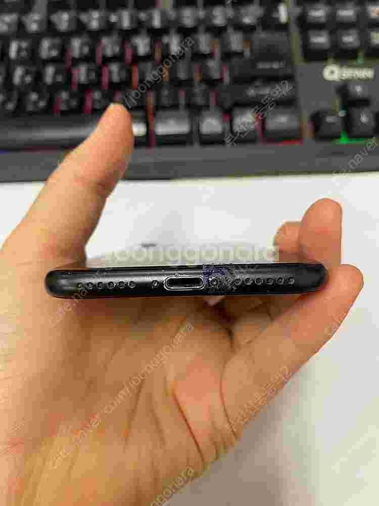 197269 아이폰7 매트블랙 외관깔끔 32GB 무잔상...--6
