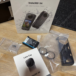 인스타360X4 + 256g 메모리카드 (5회 미만 사용)(가격인하)