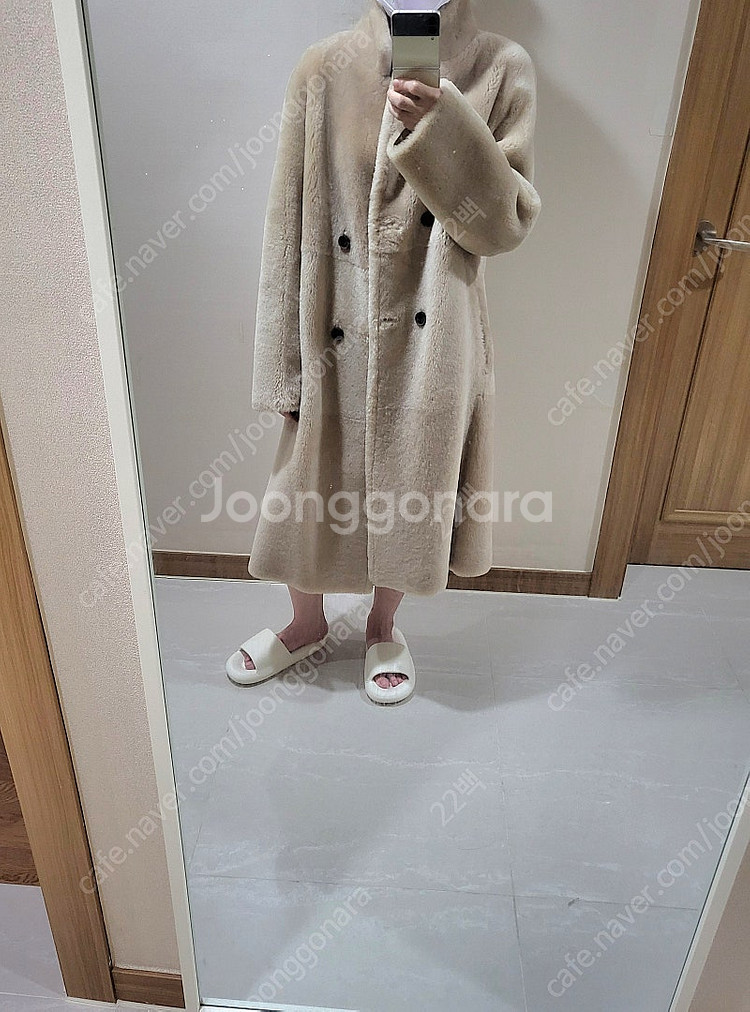 (로보)(ROBO) 새상품 양면 무스탕 코트 *크림색*--0