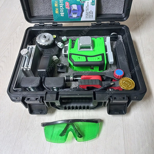 4D 그린 레이저 수평 레벨기 RVT-4DG PRO