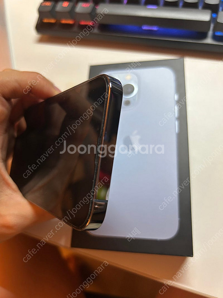아이폰 13프로 256gb 시에라블루 판매합니다.--5