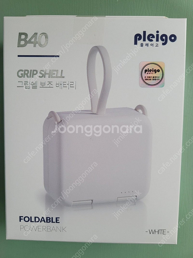 플레이고 그립쉘 보조배터리 B40 4000mAh 팝니다--0