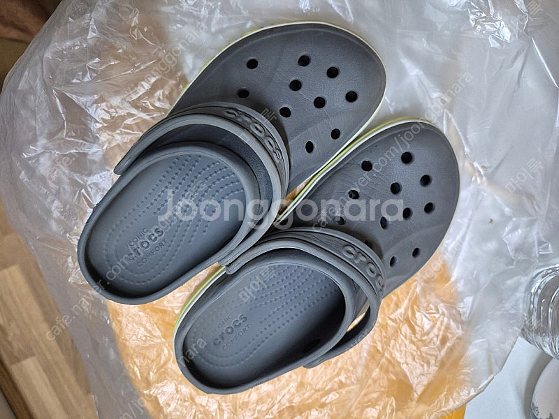 크록스 샌들 J1 회색--0