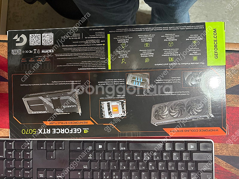 GIGABYTE 지포스 RTX 5070 WINDFORC...--1