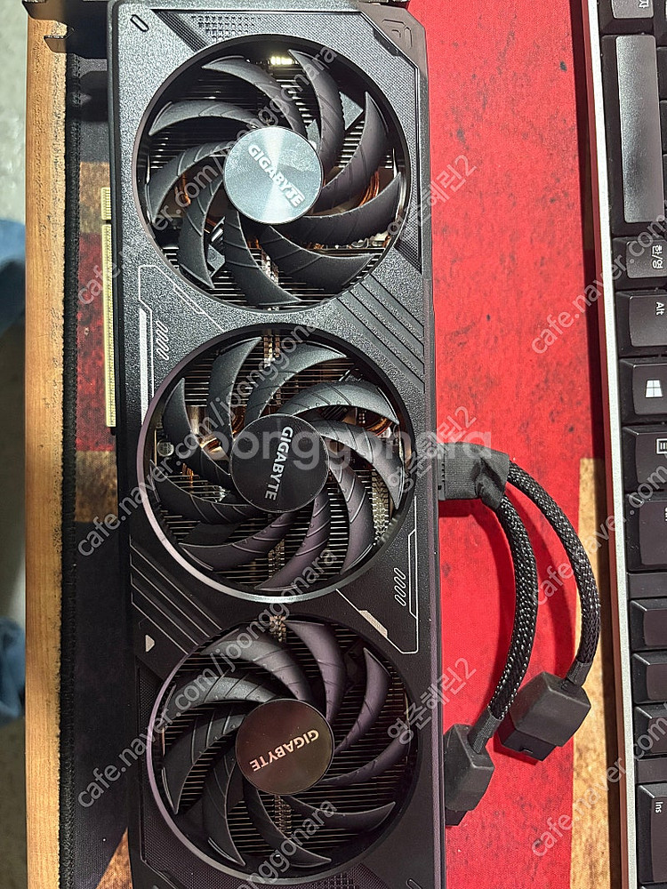GIGABYTE 지포스 RTX 5070 WINDFORC...--2