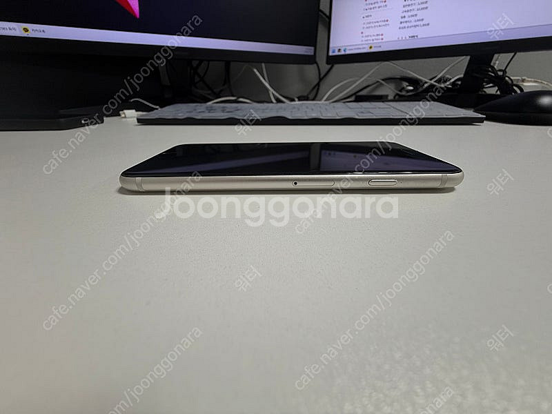 아이폰 SE3 (iPhone SE 2022) 20만 직...--4