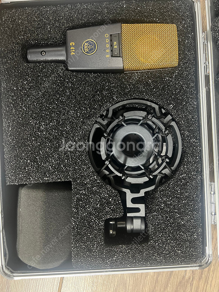 AKG C414 XL2 마이크 풀박스 팝니다--3