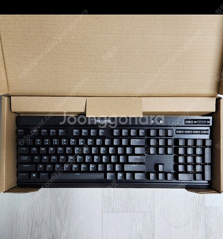 커세어 K70 LUX 적축 키보드 판매합니다.--0