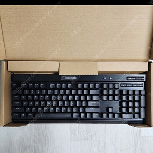 커세어 K70 LUX 적축 키보드 판매합니다.