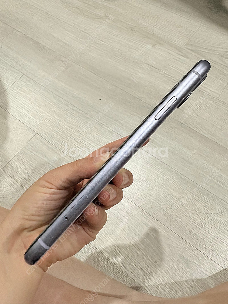 아이폰11 64gb 퍼플 액정 파손--2