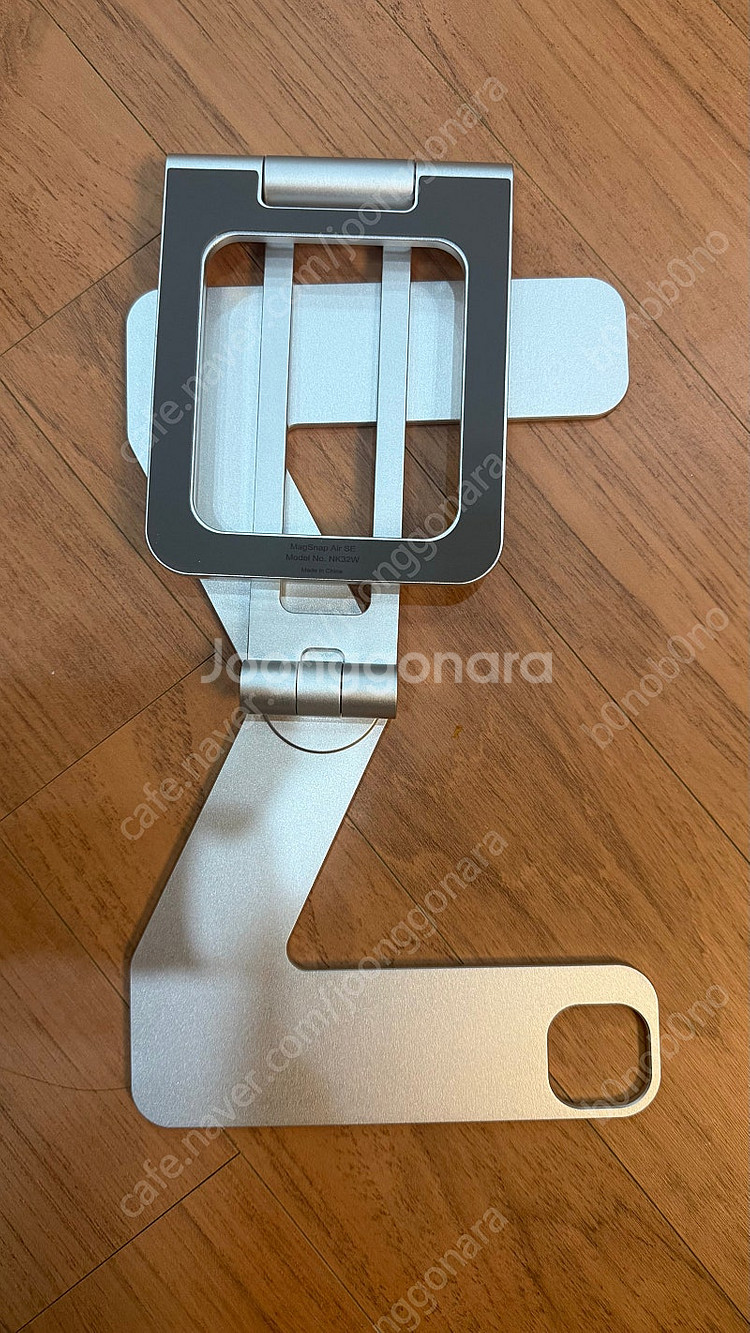 니케 마그네틱 거치대 맥스냅 에어 SE (아이패드 프로 M4 13인치)--1