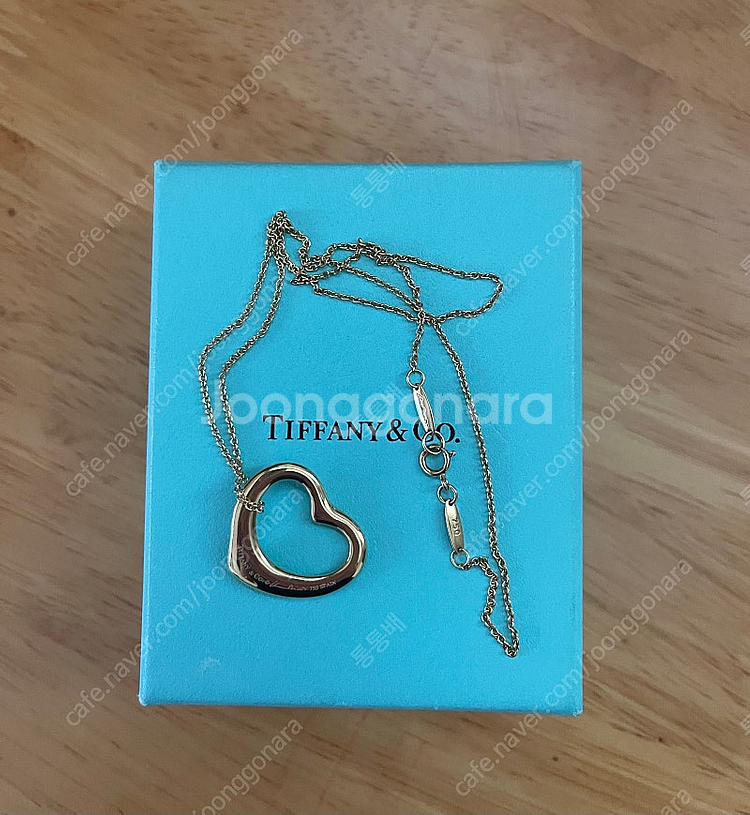 티파니앤코 오픈하트 M 목걸이 판매합니다--1