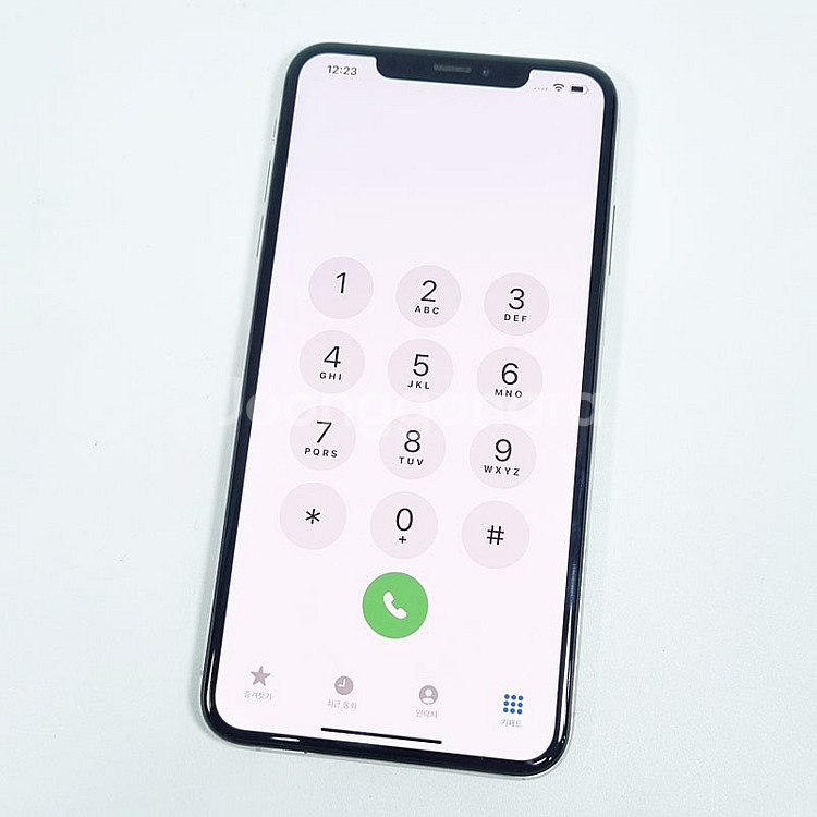 희귀폰 인스타용카메라 아이폰 XS MAX 256G 실버...--8