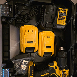디월트 햄버드릴 드라이버 20V MAX (DCD709L2) 3.0Ah (배터리 2개, 충전기 포함) 새거 미사용 - 가격다운
