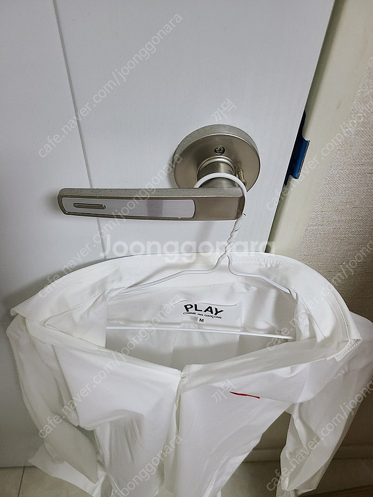 꼼데가르송 화이트셔츠 레드와펜 M--1