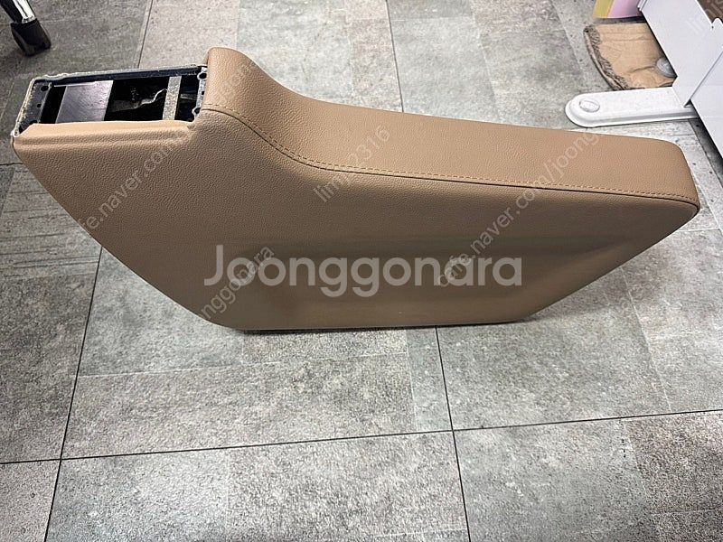 올뉴카니발,더뉴카니발 2열 다기능스위치 팔걸이--0