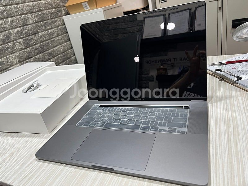 2019 맥북프로 16인치 16G 512G 사이클수 1...--2