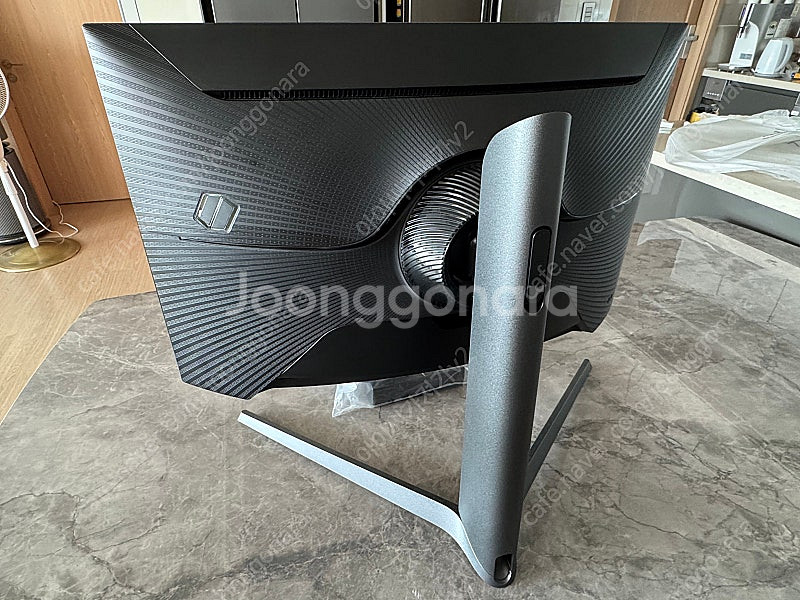 삼성 오디세이 g7 27인치 QHD 커브드 모니터--1