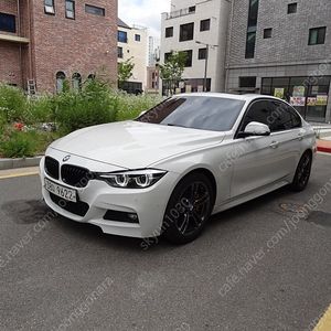 급처합니다 깔끔한 2018 F30 320i M스포츠 패키지 판매합니다