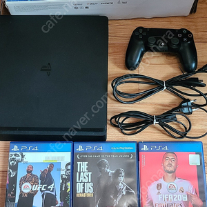 PS4 슬림 타이틀 3개 포함 판매