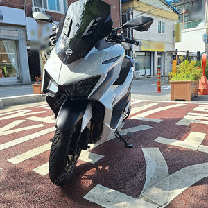 [SYM VSX125]2022년식(2024.11월신차)VSX125화이트 투어&마실용 미쉐린시티그립2 1,200km 판매합니다.
