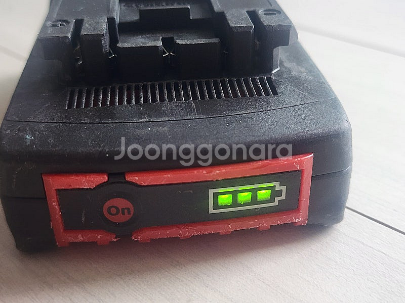 보쉬 18V 배터리 2a 슬림형 (29,000원)--1
