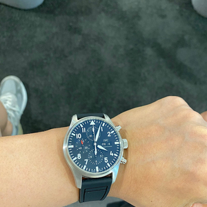 가격내림 IWC 파일럿 크로노그래프 검판 377709 판매 교환가능