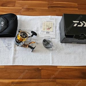 다이와 18토너 2500SH-LBD릴(본박스포함 풀구성품)