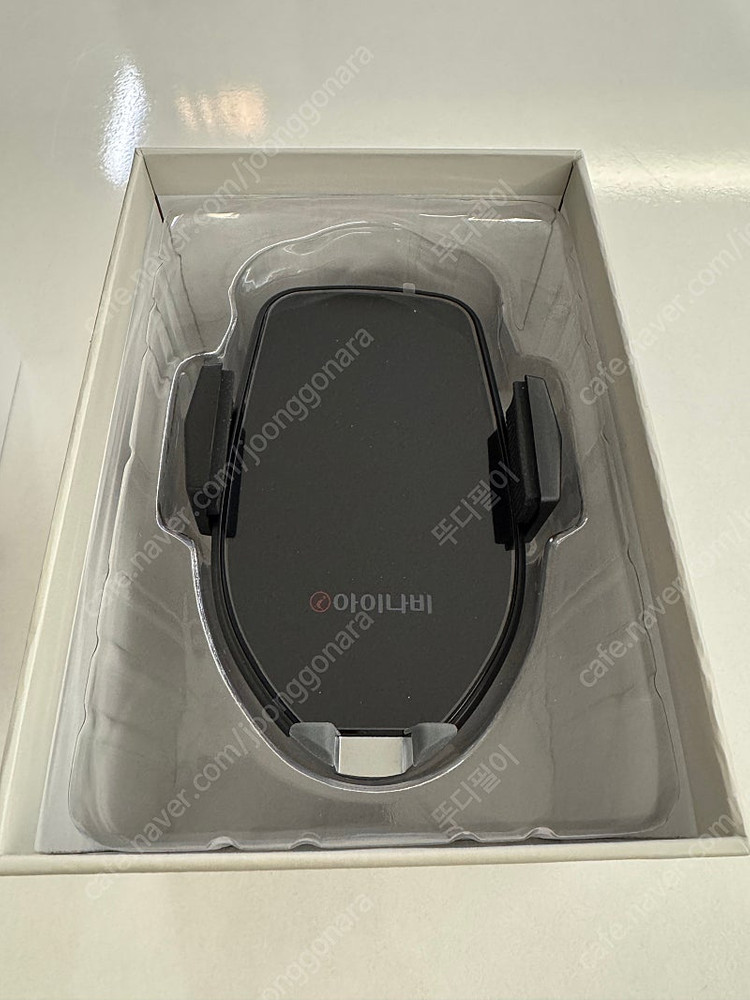 아이나비 SHC-10 무선충전거치대 새상품 팝니다--1