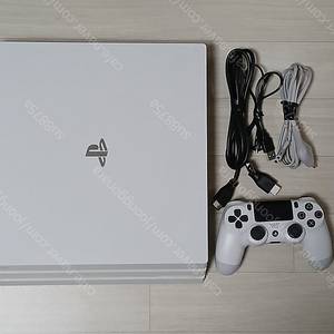 PS4 프로 7218B 화이트 팝니다
