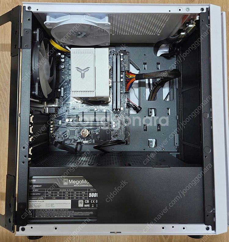 라이젠 5700G 32GB 화이트 컴퓨터 본체--2