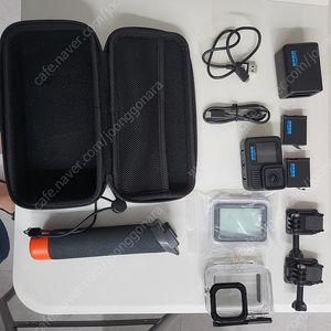 고프로Gopro 히어로 13(블랙 번들 패키지) 1대, 고프로Gopro HERO 12 Black 1대 판매합니다.(둘다 거의 새것 1-2번씩 사용, 13-박스 미포함, 12-본품