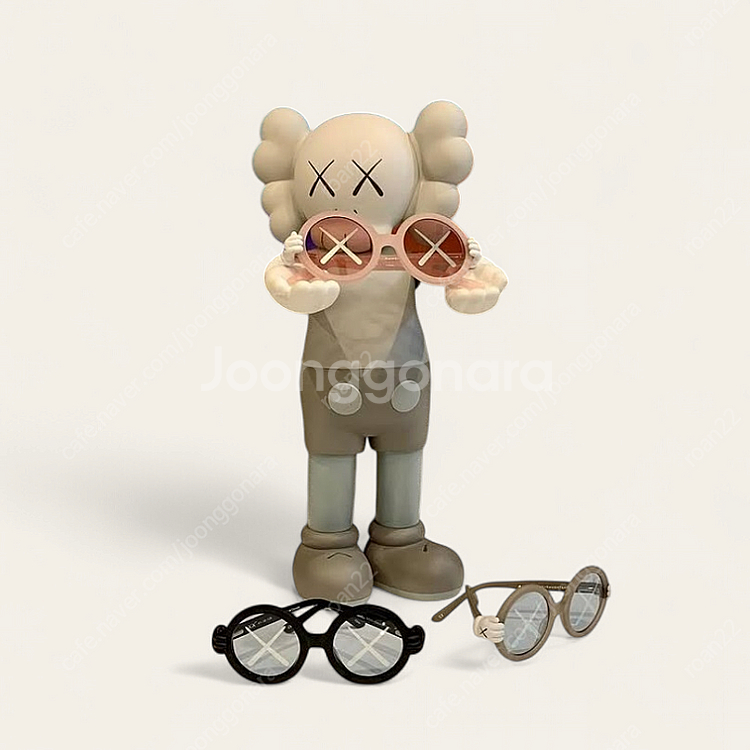 Kaws 키즈 선글라스 세트, 낱개 팝니다.(급매)--5