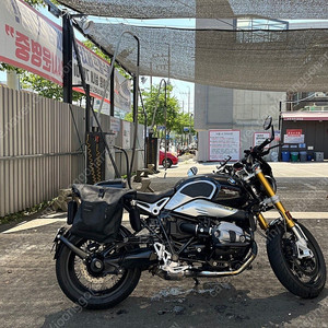 bmw 알나인티 유로4 18년식 상태S급 판매합니다