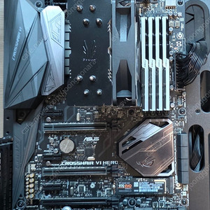 라이젠7 3700x, ASUS 크로스헤어6, 지스킬 ddr ram 32g, 써멀테이크 케이스 파워